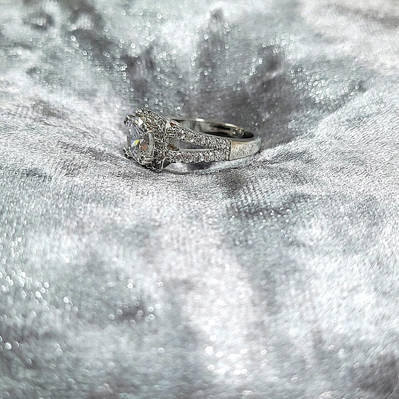 4 Prong White Zircon Silver Color Engagement Ring - Picture 3 of 8
